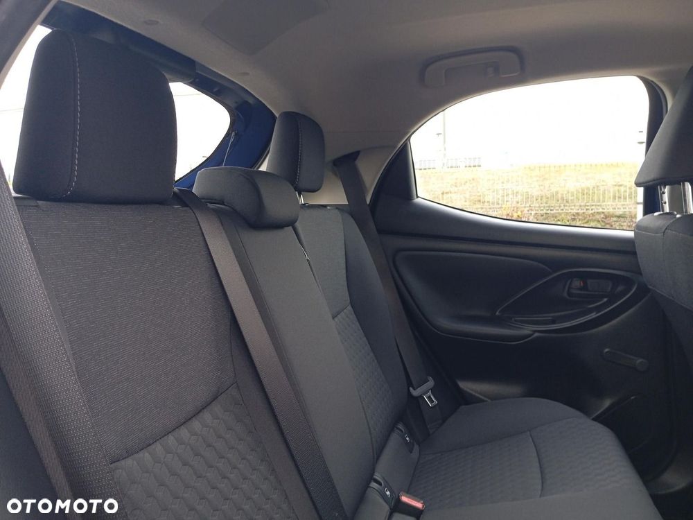 Toyota Yaris - 10
