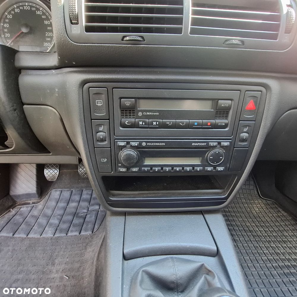 Volkswagen Passat 1.9 TDI Comfortline - 8