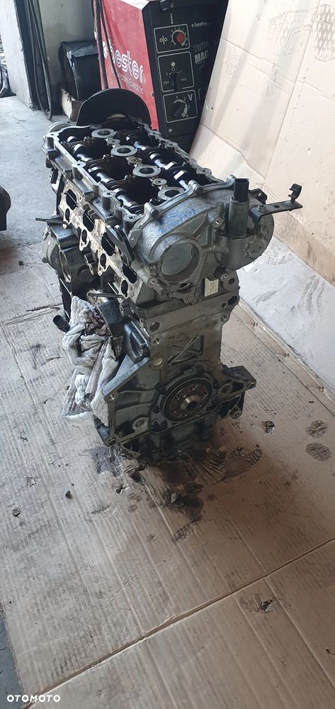 Silnik słupek blok silnika VW Passat B6 2.0 FSI BLR - 4