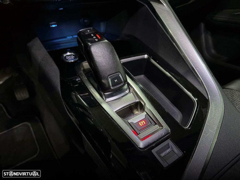 Peugeot 5008 1.5 BlueHDi Allure Pack EAT8 - 28