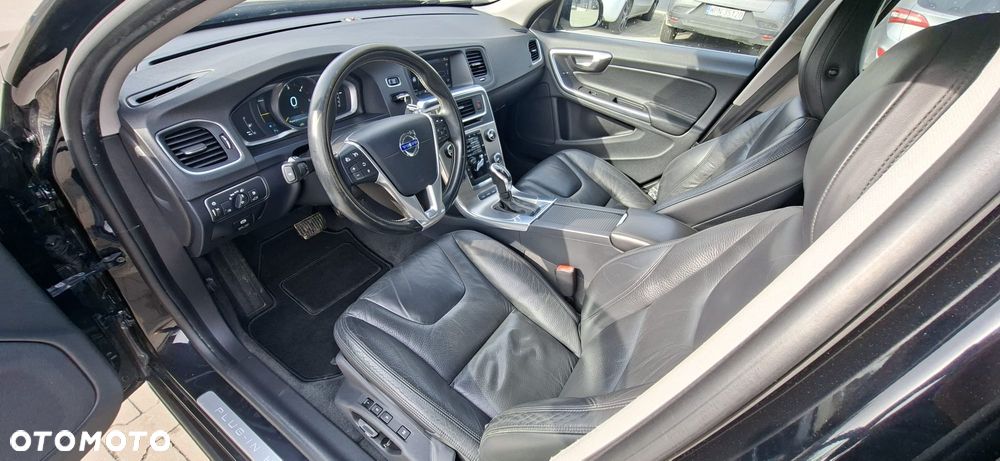 Volvo V60 D6 AWD Plug-in Hybrid Summum - 7