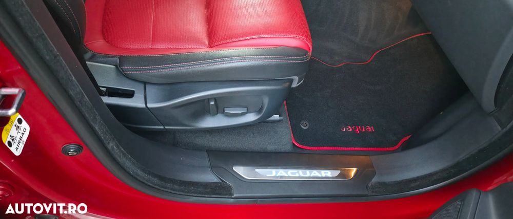Jaguar F-Pace 20d AWD R-Sport - 9