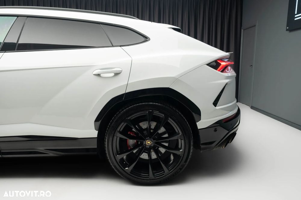 Lamborghini URUS - 11