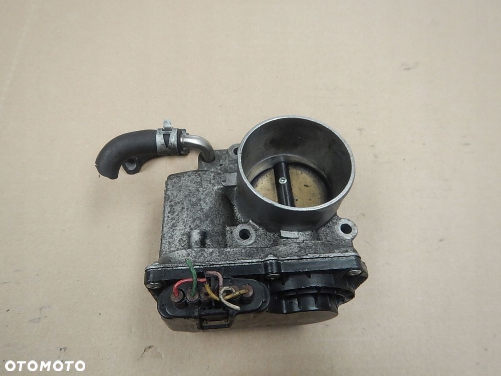 przepustnica toyota yaris ii 1.8 vvti 22030-37020