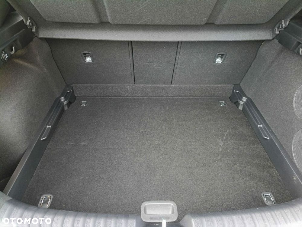 Kia XCeed 1.5 T-GDI Business Line DCT - 17