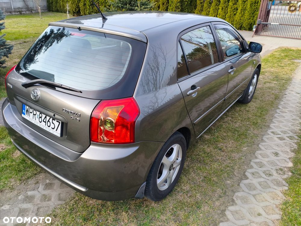 Toyota Corolla 1.4 D-4D Luna - 11