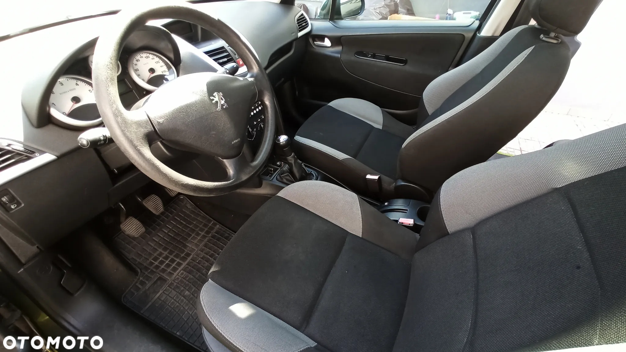 Peugeot 207 1.6 HDi Trendy - 12