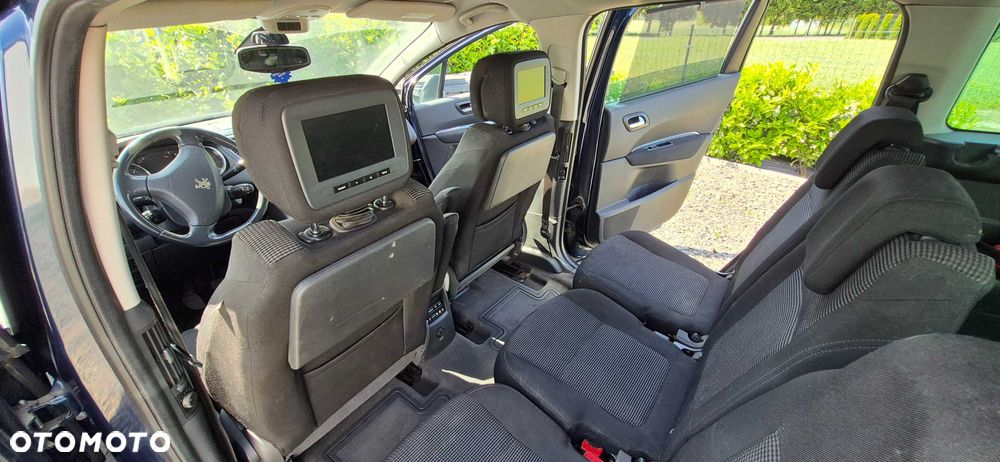 Peugeot 5008 - 8
