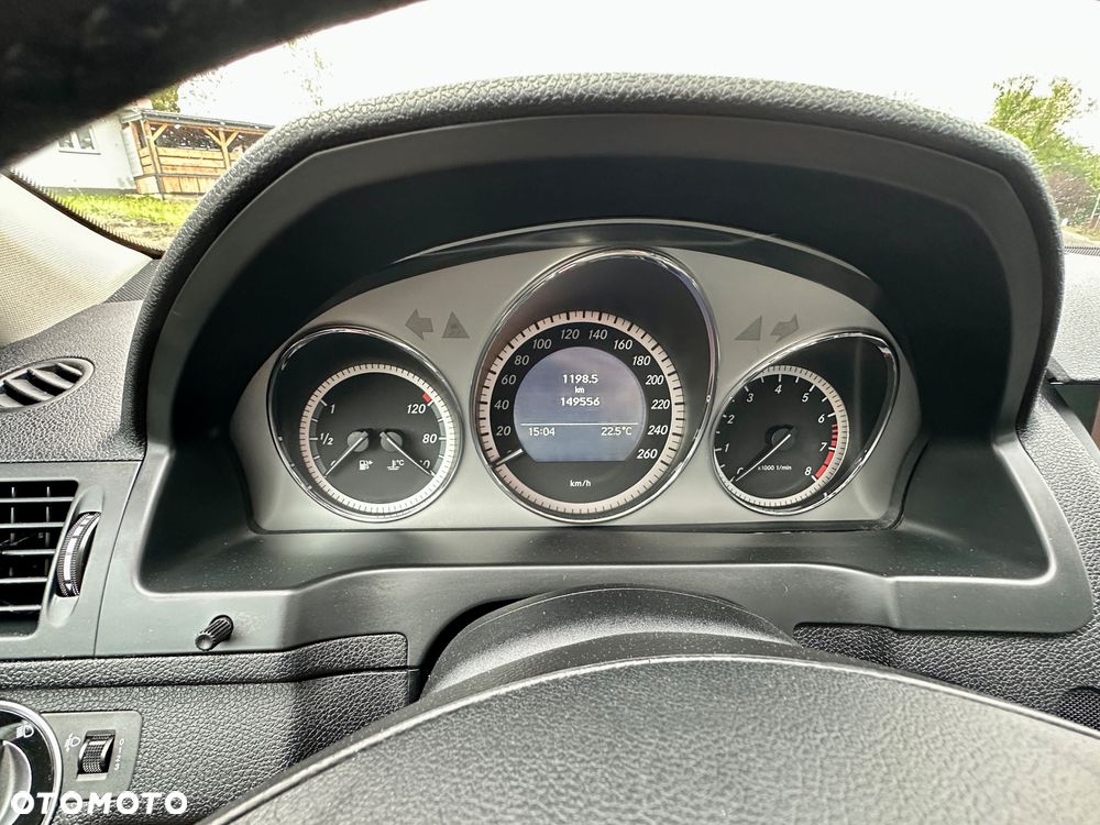 Mercedes-Benz Klasa C 180 BlueEFFICIENCY Avantgarde - 25