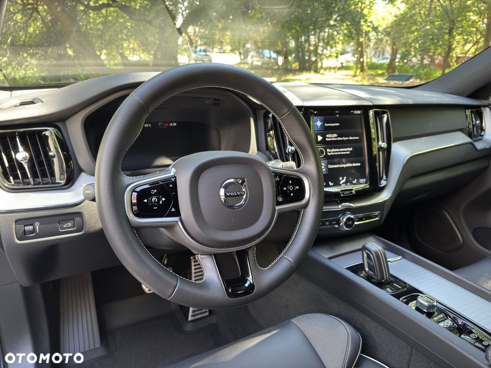 Volvo XC 60 B5 D AWD R-Design - 17