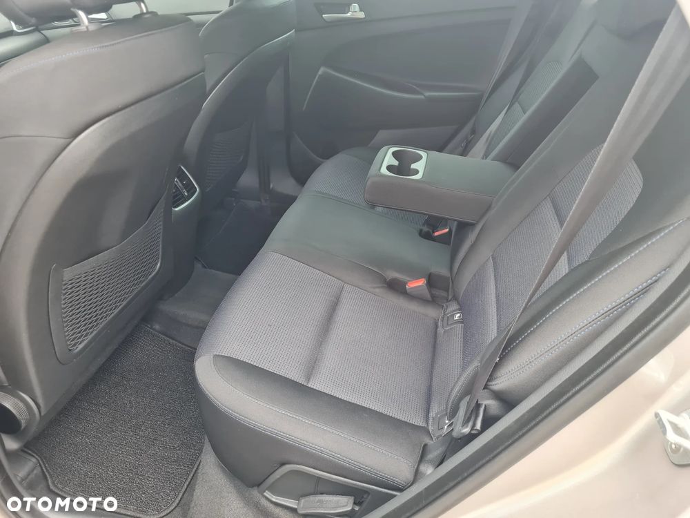 Hyundai Tucson 1.6 GDI BlueDrive Comfort 2WD - 19