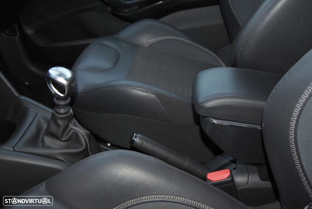 Peugeot 208 155 THP Allure - 40