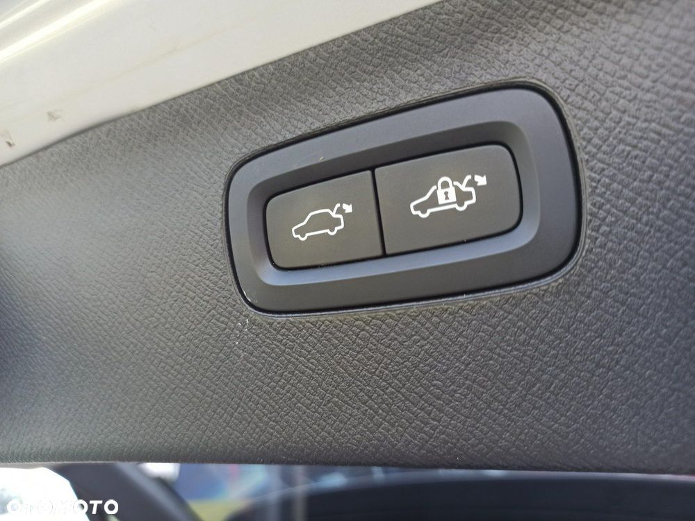 Volvo XC 90 - 13
