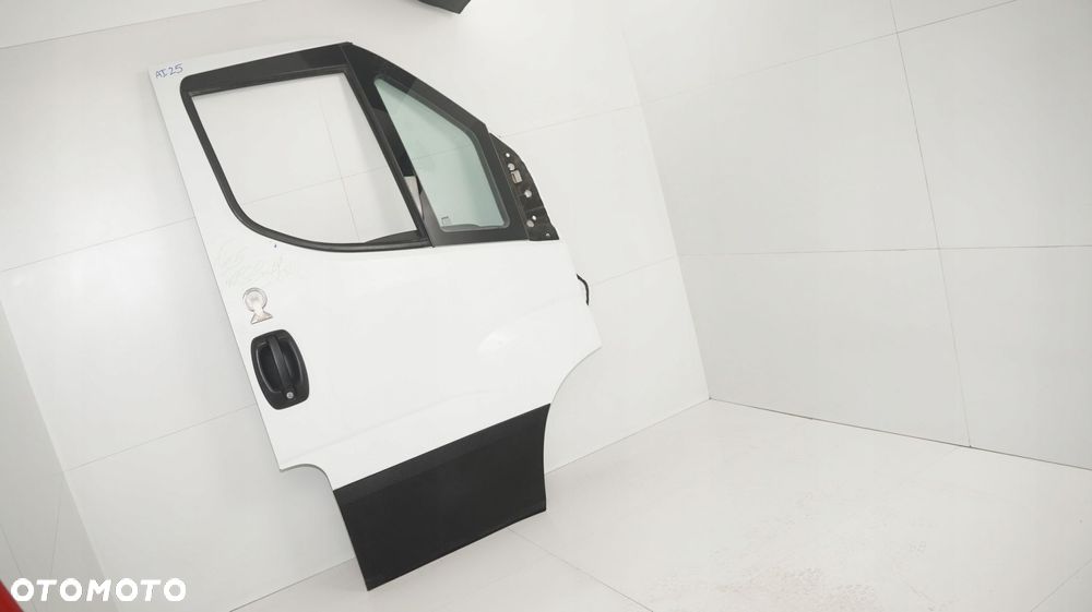 DRZWI PRAWY PRZÓD IVECO DAILY VI 16R - 8