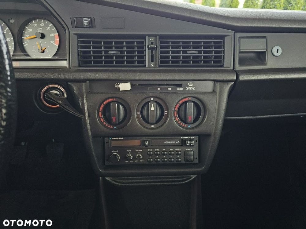 Mercedes-Benz W201 (190) - 19
