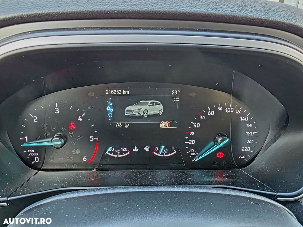 Ford Focus 1.5 EcoBlue Start-Stopp-System COOL&CONNECT DESIGN - 12