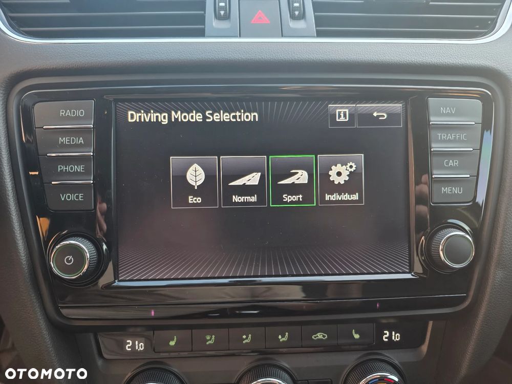 Skoda Octavia 2.0 TDI DSG L&K - 40