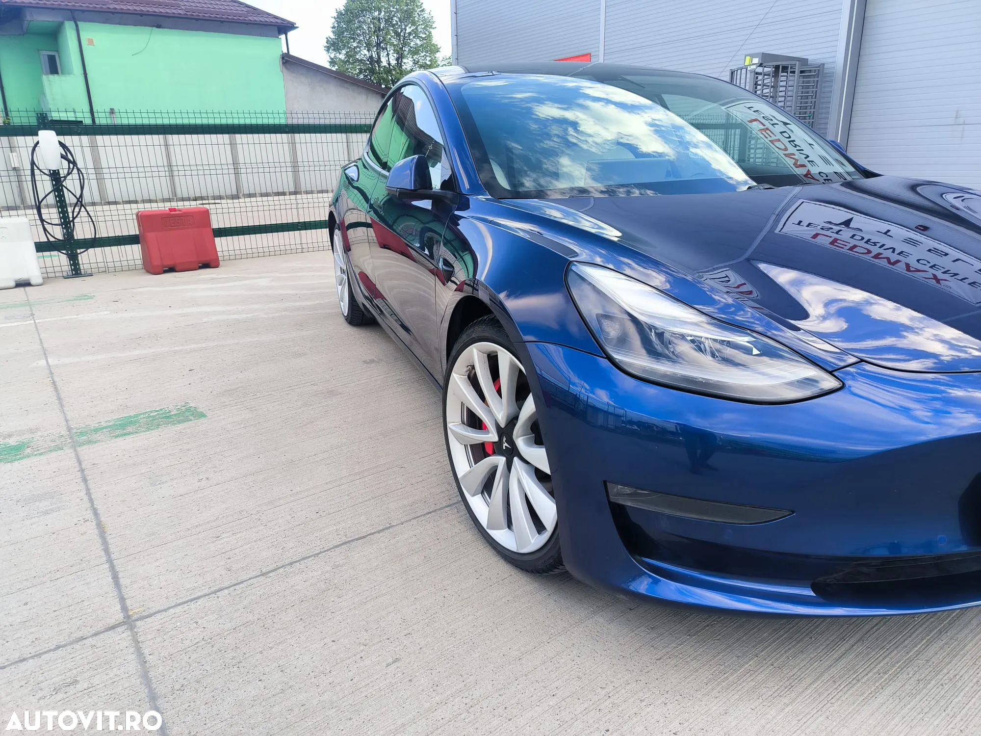 Tesla Model 3 Langstreckenbatterie Allradantrieb Dual Motor Performance - 8