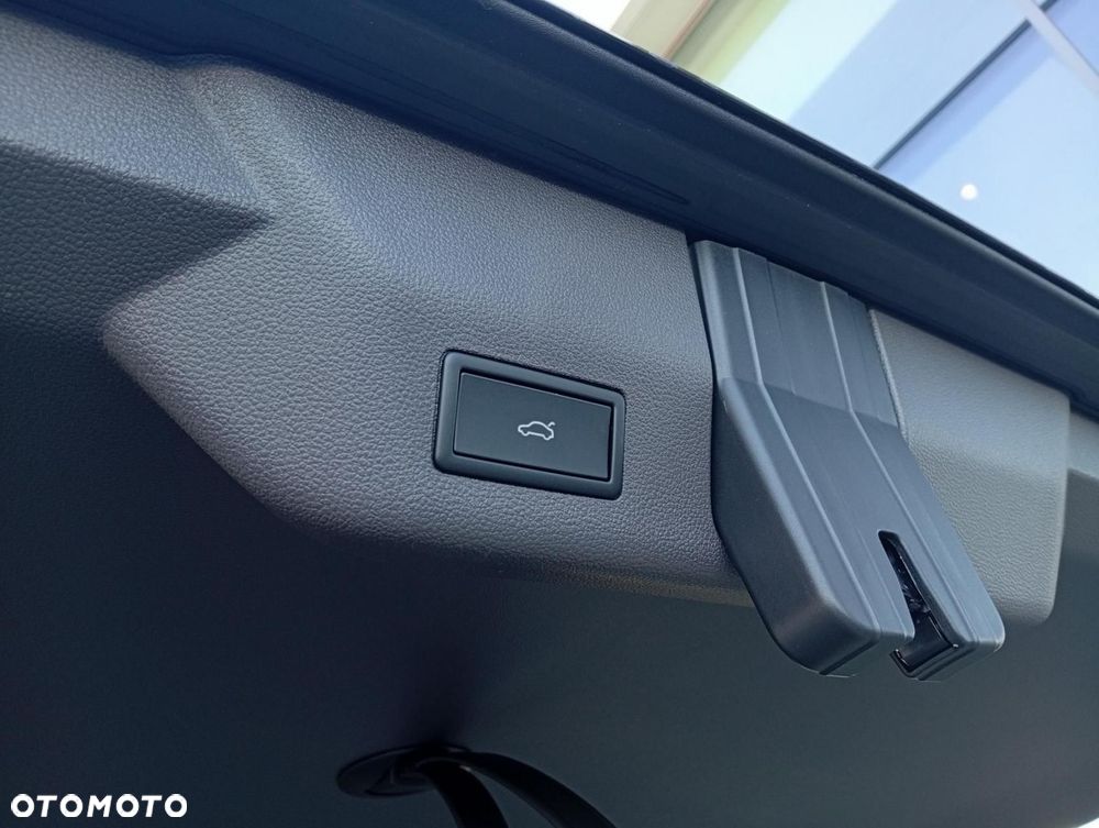 Volkswagen Multivan - 14