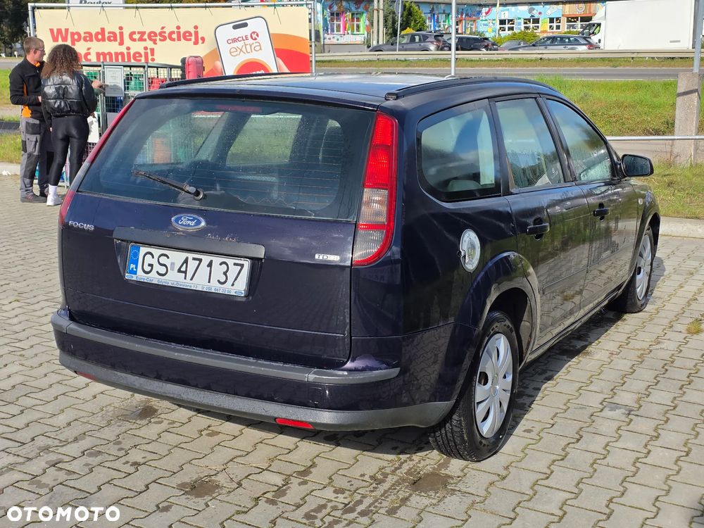 Ford Focus 1.8 TDCi Ghia - 4