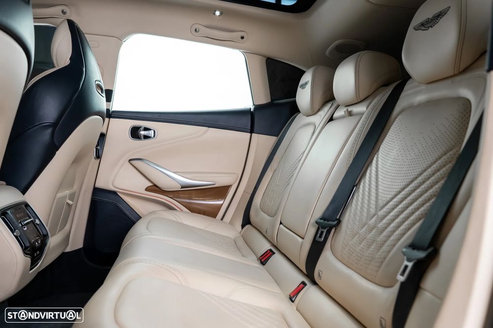 Aston Martin DBX Standard - 28
