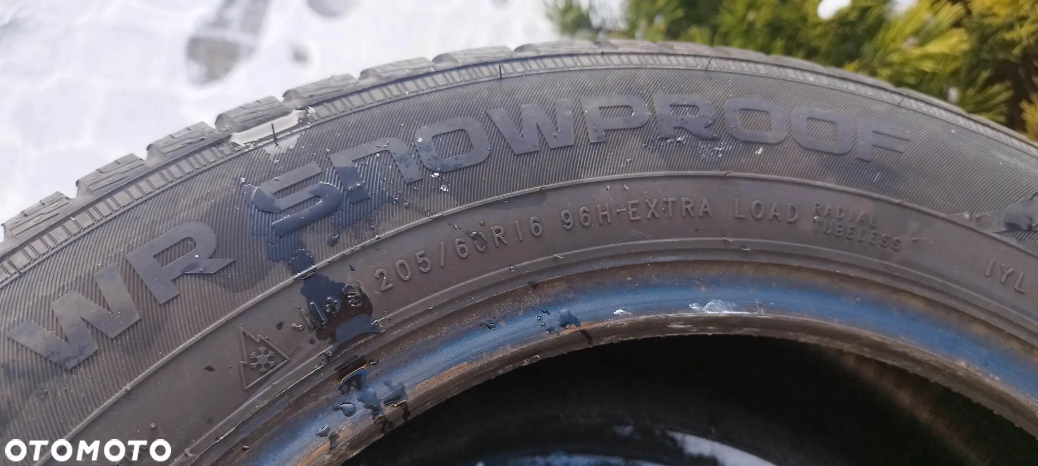205/60/16 nokian wr snow proof - 2