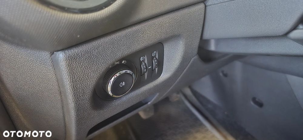 Opel Corsa 1.2 16V Enjoy - 8