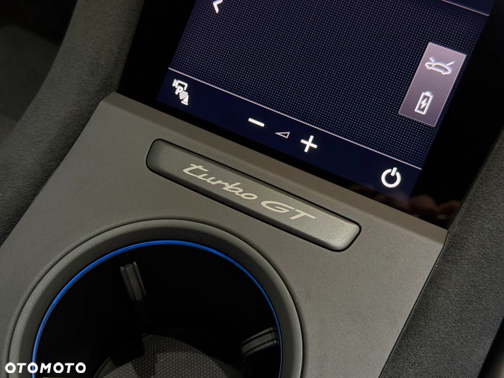 Porsche Taycan 105kWh Turbo GT - 31