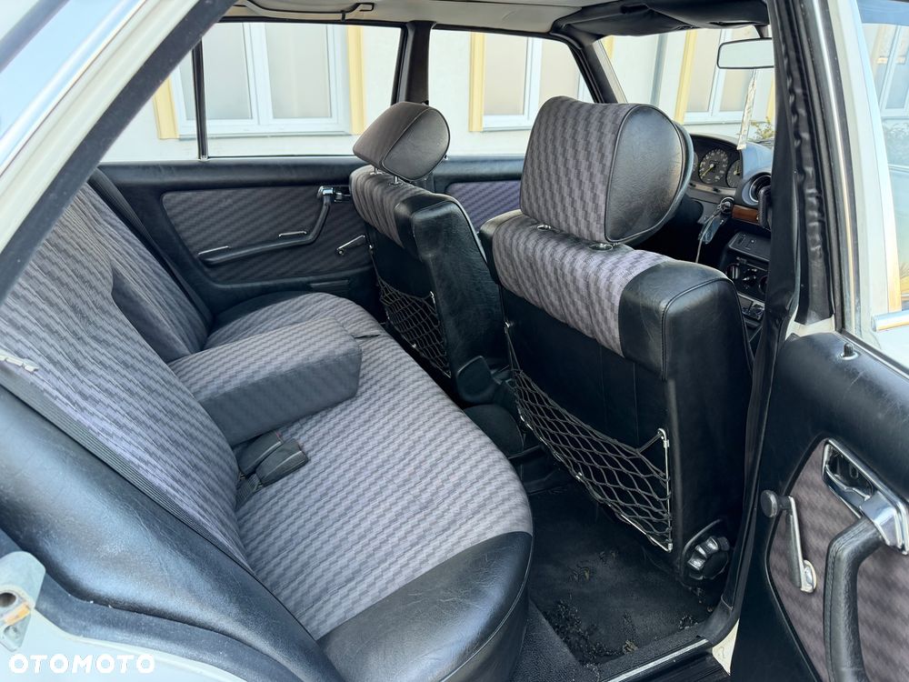 Mercedes-Benz W123 - 19