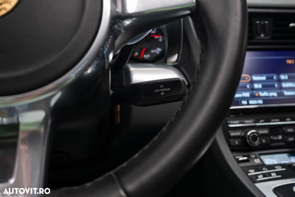 Porsche 911 Carrera 4S PDK - 26