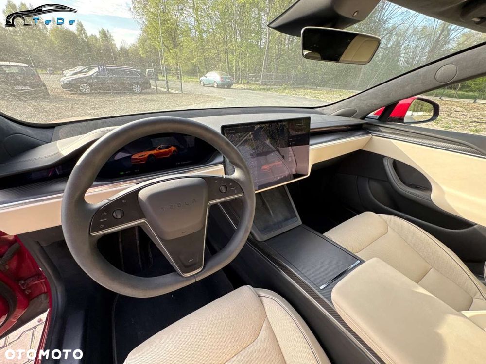 Tesla Model S - 21