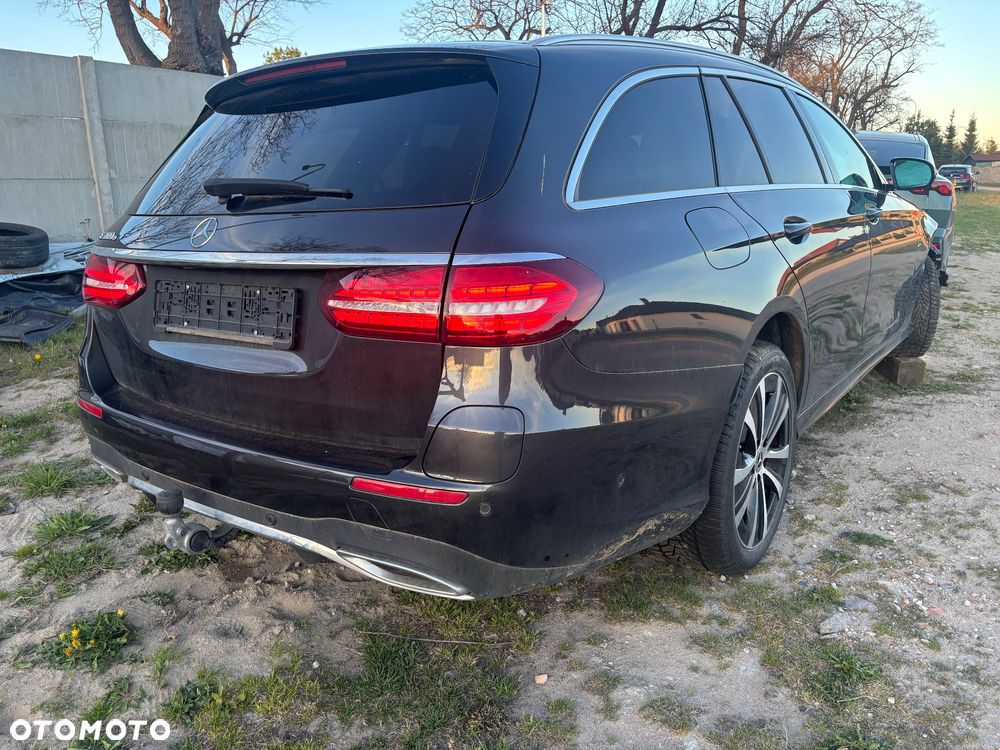 Mercedes-Benz Klasa E 300 AMG - 19