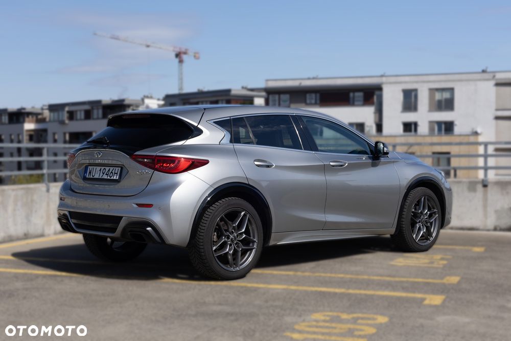 Infiniti Q30 - 5