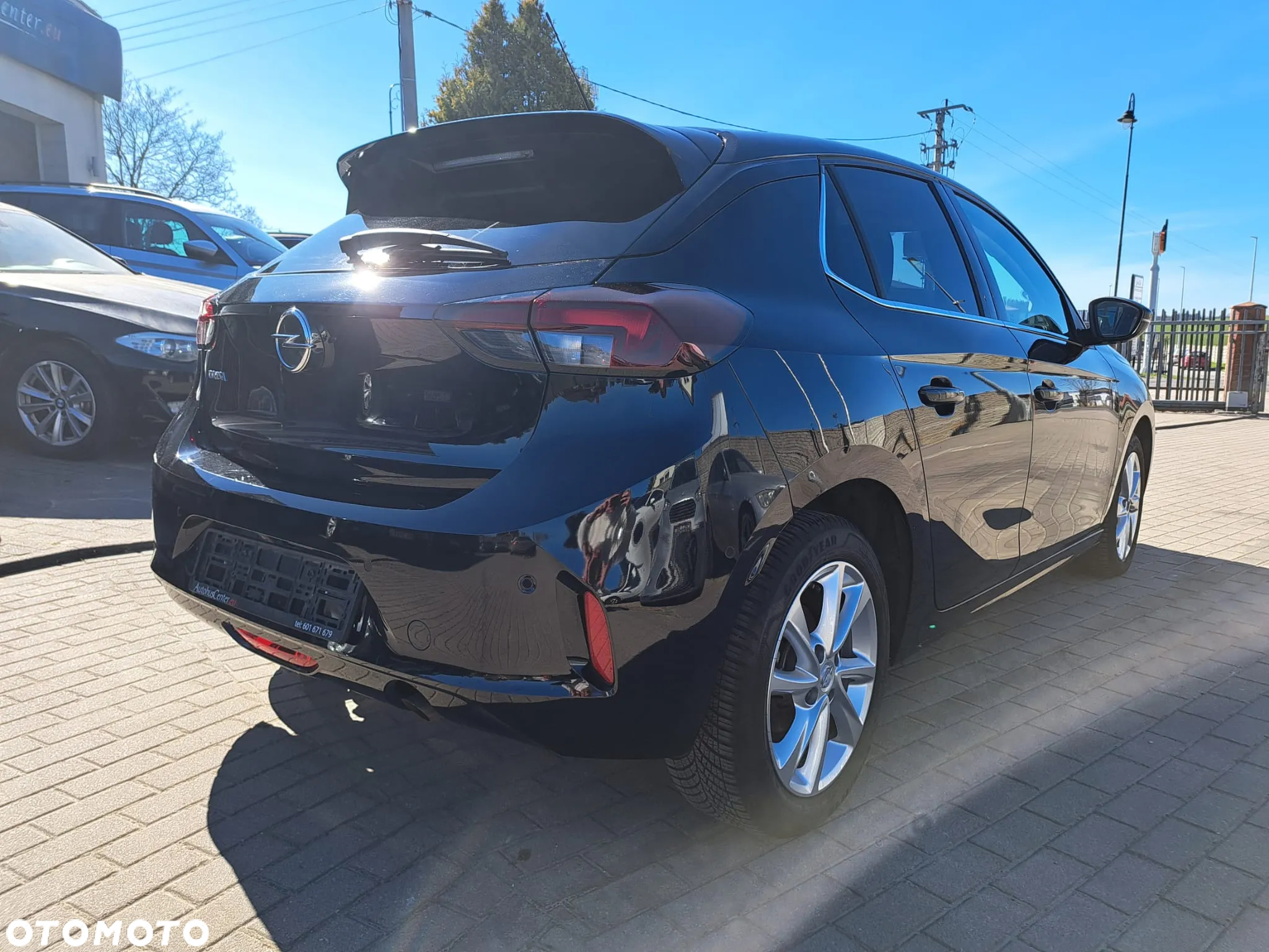 Opel Corsa 1.2 Elegance S&S - 4