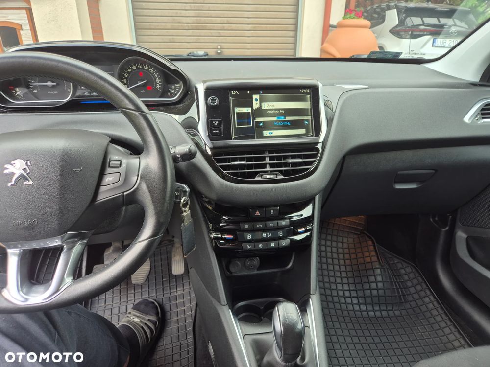 Peugeot 208 120 VTI Allure - 5