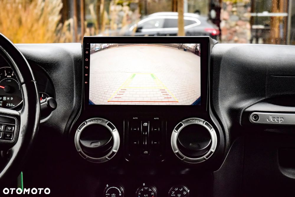 Jeep Wrangler 3.6 Unlim Sahara - 23