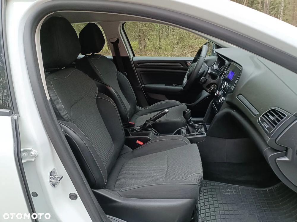 Renault Megane 1.6 SCe Life - 9