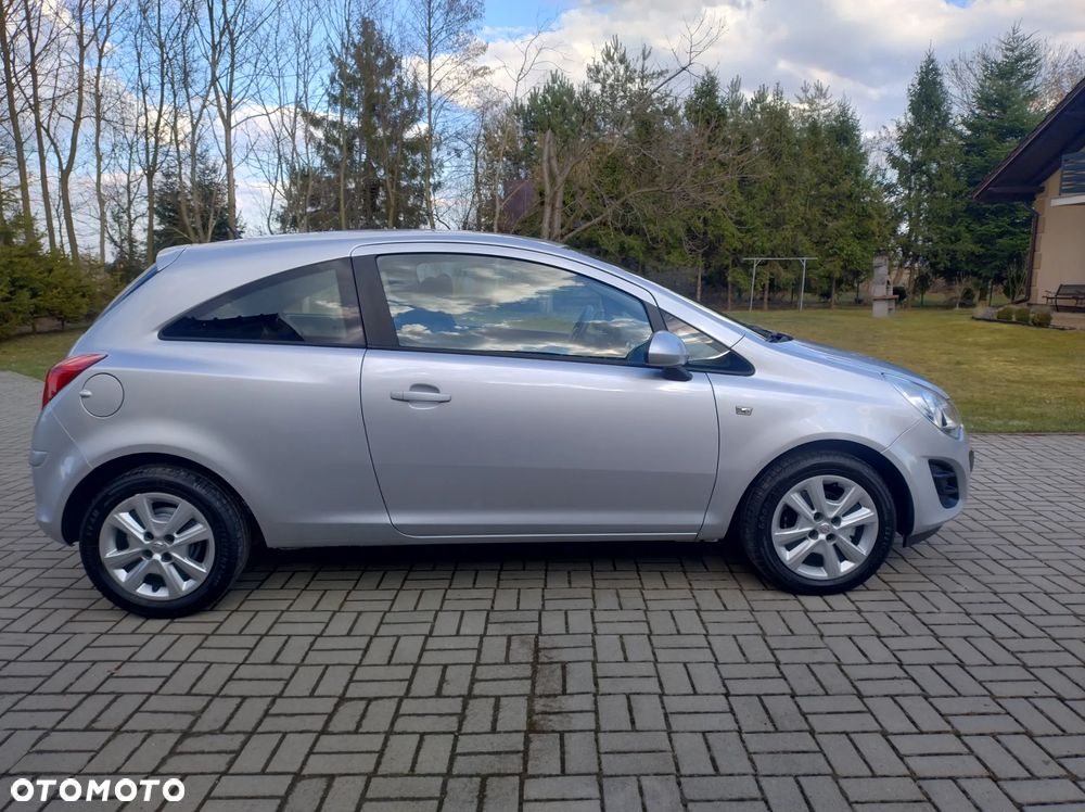 Opel Corsa 1.2 16V Cosmo - 5