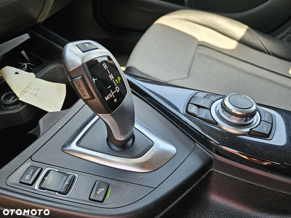 BMW Seria 1 118d Sport Line - 4