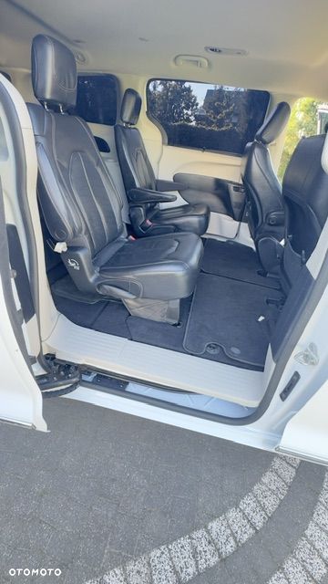 Chrysler Pacifica - 21