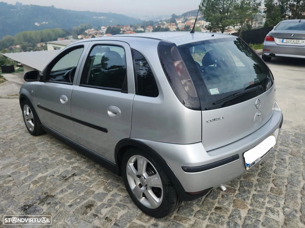 Opel Corsa 1.2 16V Enjoy R - 4