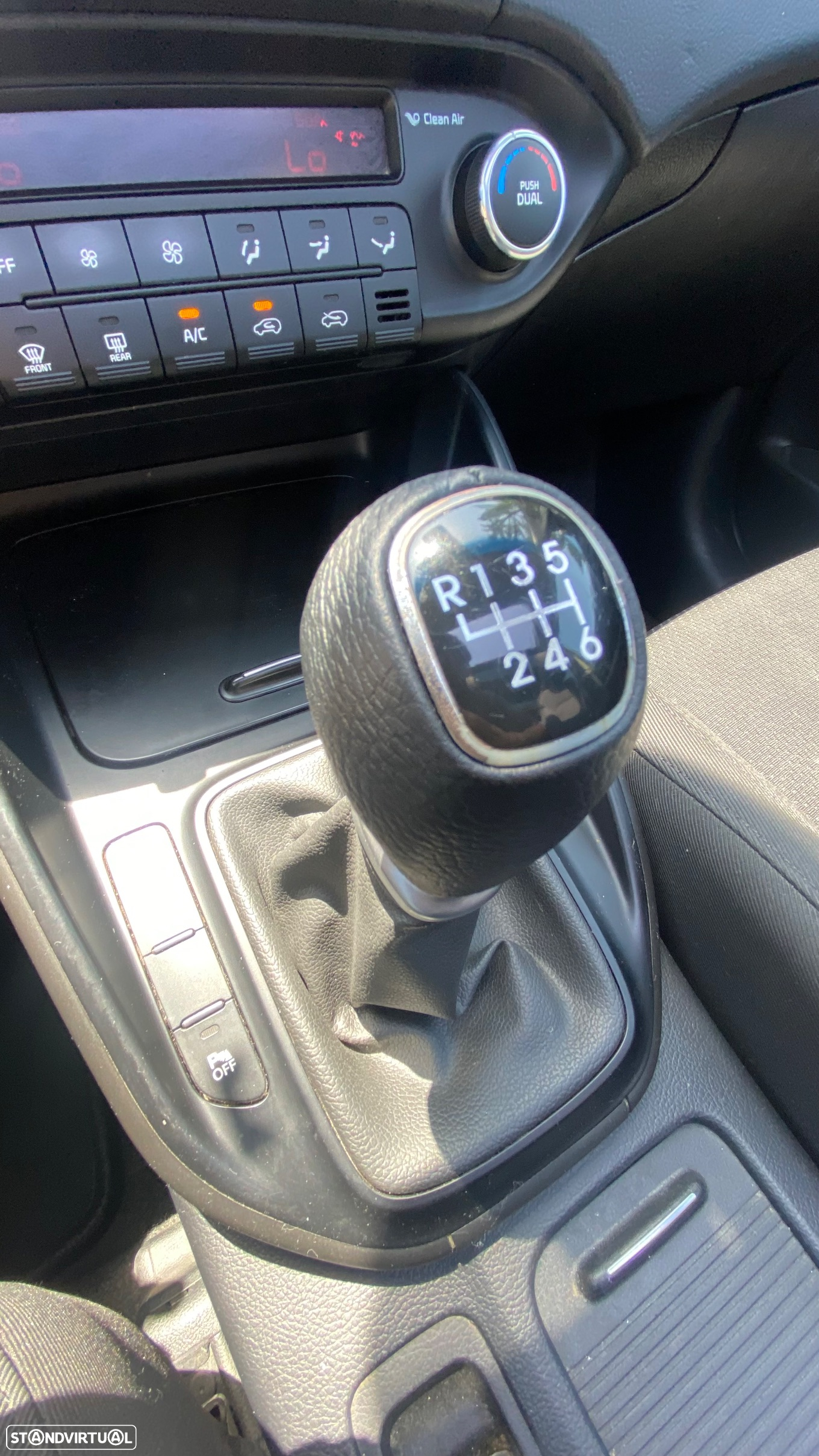 Kia Carens 1.7 CRDi ISG TX - 45