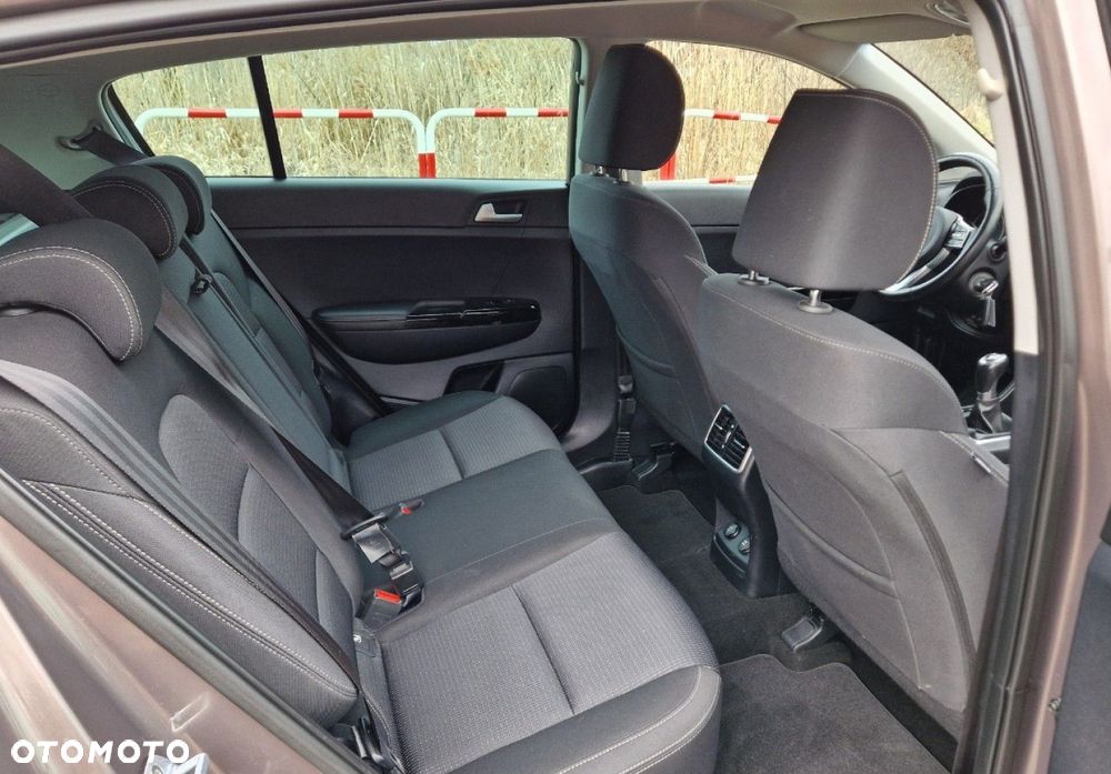 Kia Sportage 1.6 GDI 2WD DREAM-TEAM EDITION - 31