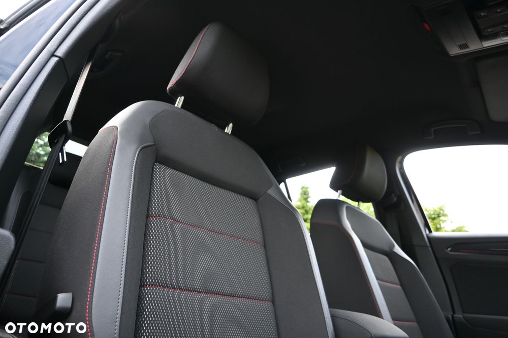Volkswagen T-Roc 2.0 TDI SCR DSG Sport - 33