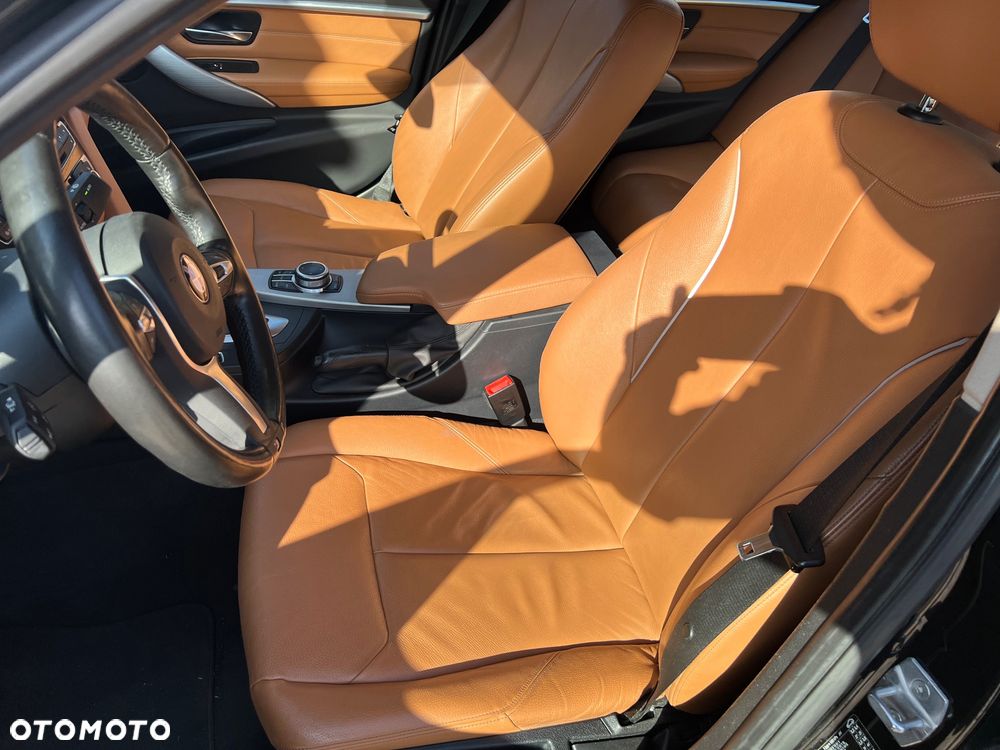 BMW Seria 3 330i xDrive Luxury Line - 10