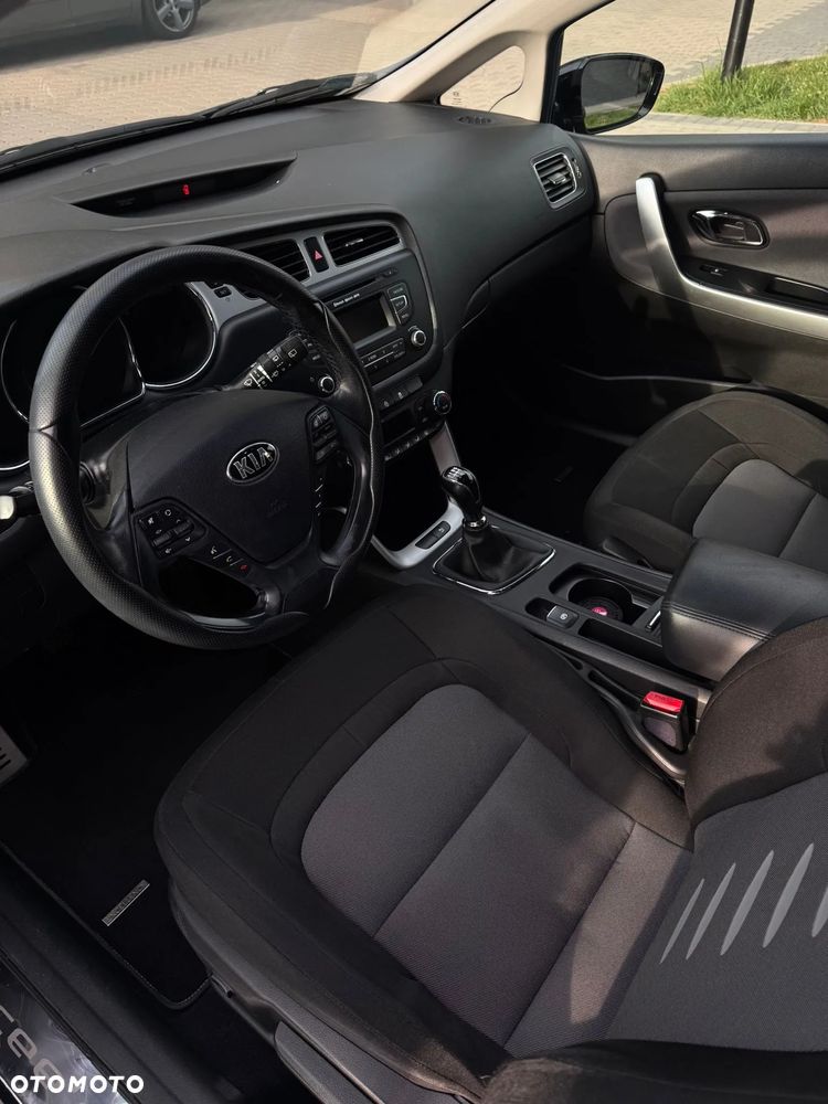 Kia Ceed 1.6 GDI L - 6