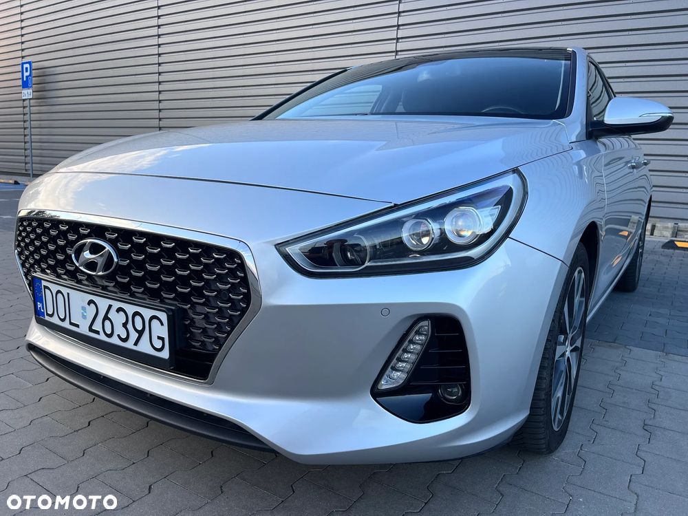 Hyundai i30 1.6 D Premiere Luxury DCT - 3