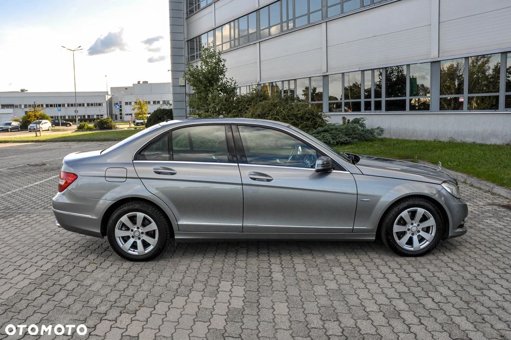 Mercedes-Benz Klasa C 350 BlueEff 4-Matic Elegance - 5