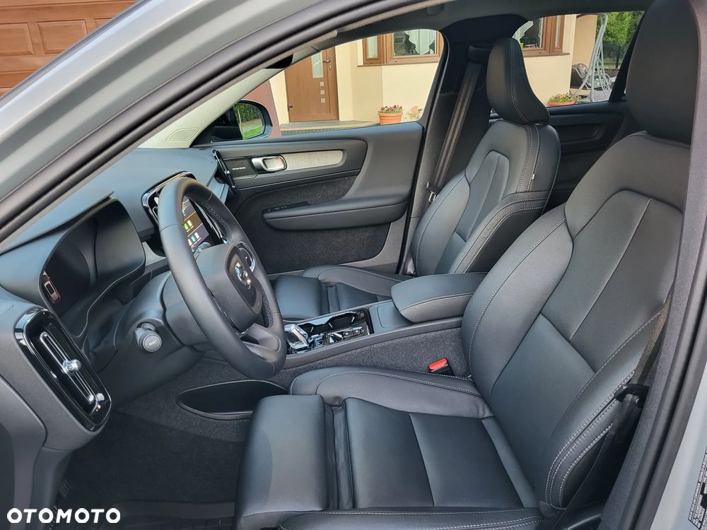 Volvo XC 40 B5 AWD Ultimate Dark - 19