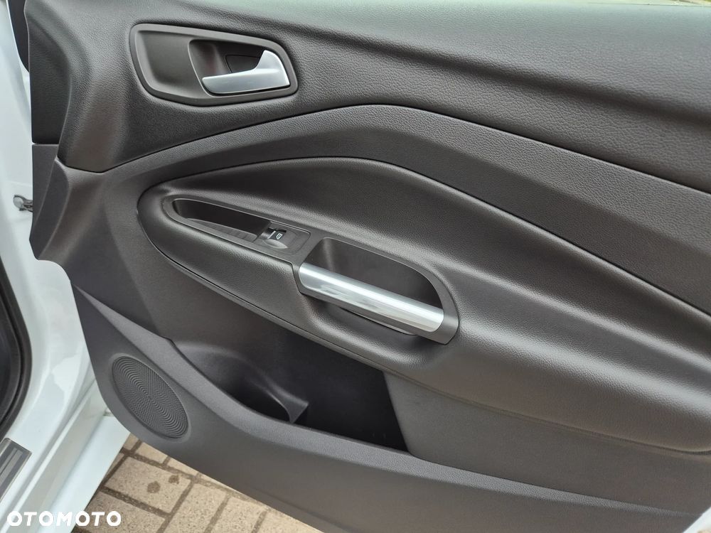 Ford Kuga 2.0 TDCi 4x4 ST-Line - 23